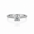 Classy band ring