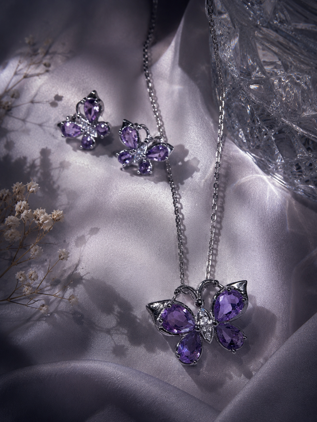 Violetinis drugelio vėrinys